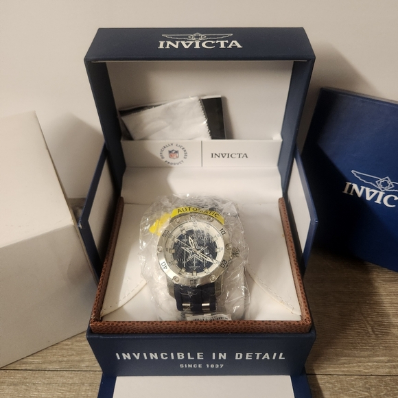 New In Box Invicta NFL Dallas Cowboys Mens Fashion Collector's Watch Black Band - Picture 3 of 11